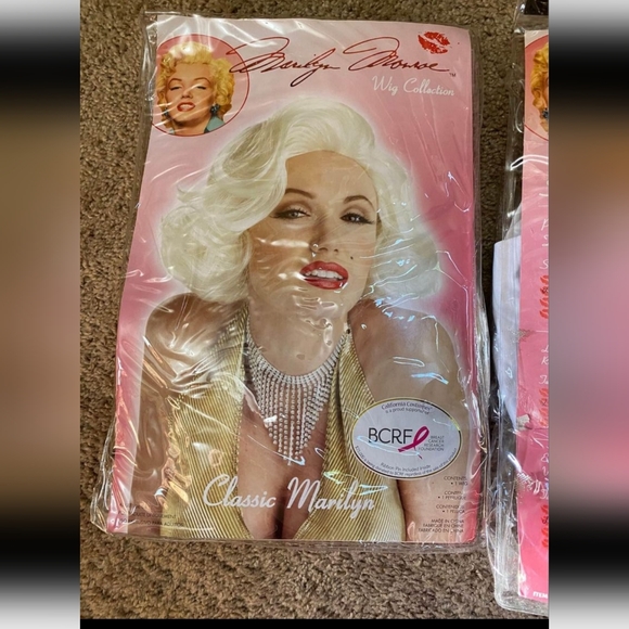 Marilyn Monroe Costume Size Medium - Picture 2 of 6